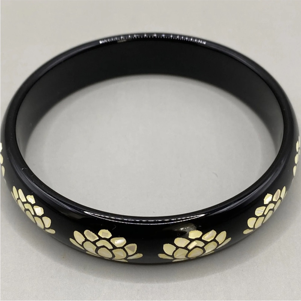 Ross-Simons Mother of Pearl MOP Lotus Flower Black Bangle Bracelet Y2K Boho Chic